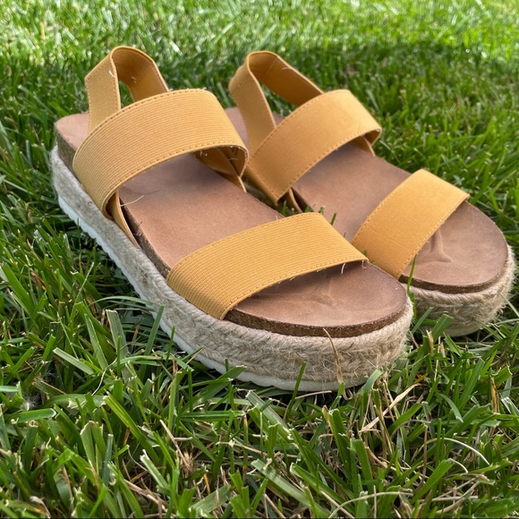 a.n.a Shoes - A.N.A Flatform Espadrille Sandals SZ 6